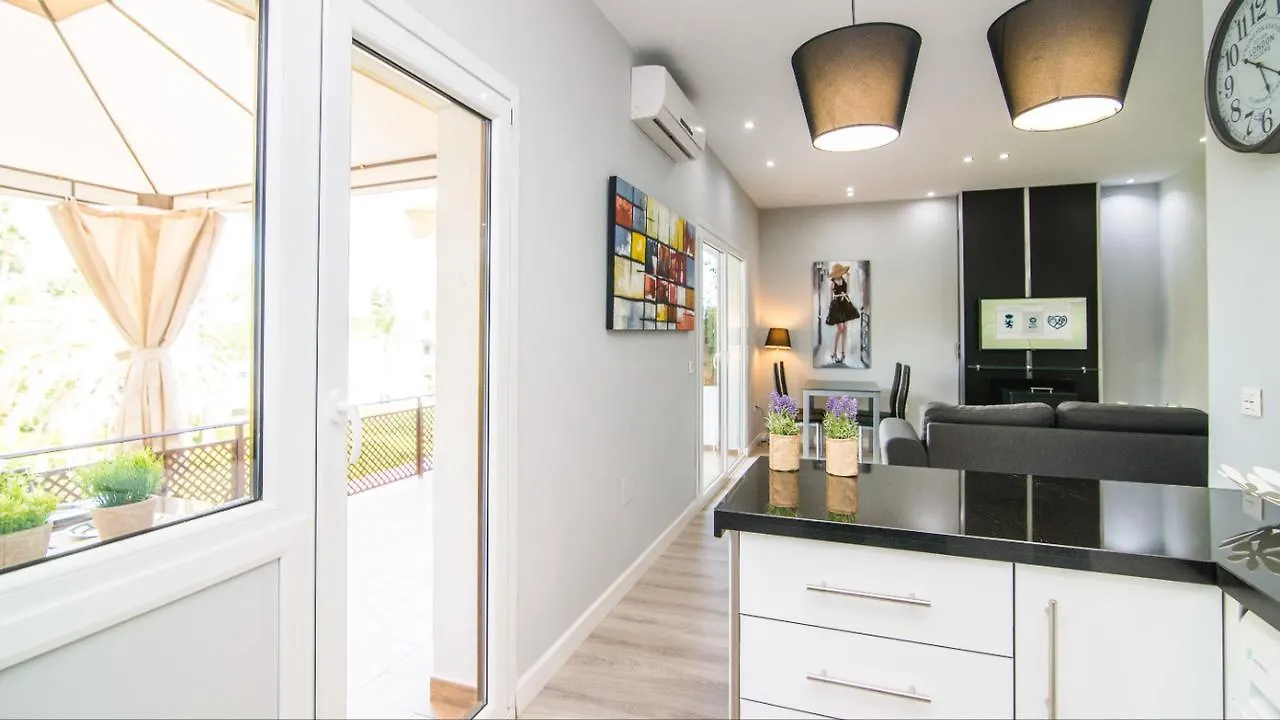 Jazmines Nueva Andalucia Apartment Marbella